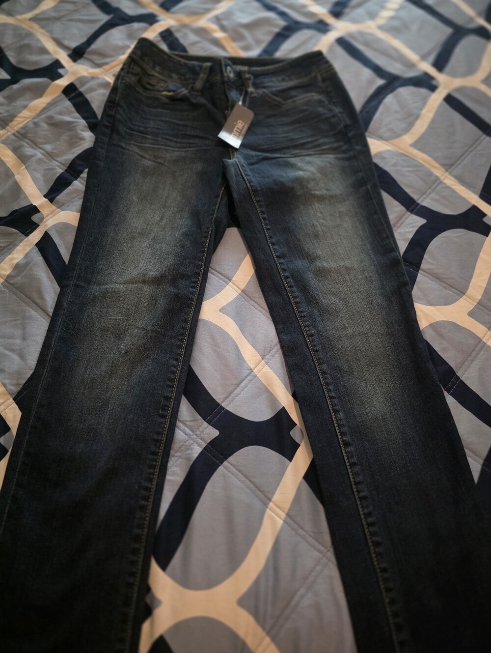 Nwt Yummie Women's Dark Wash Straight-Leg Jeans